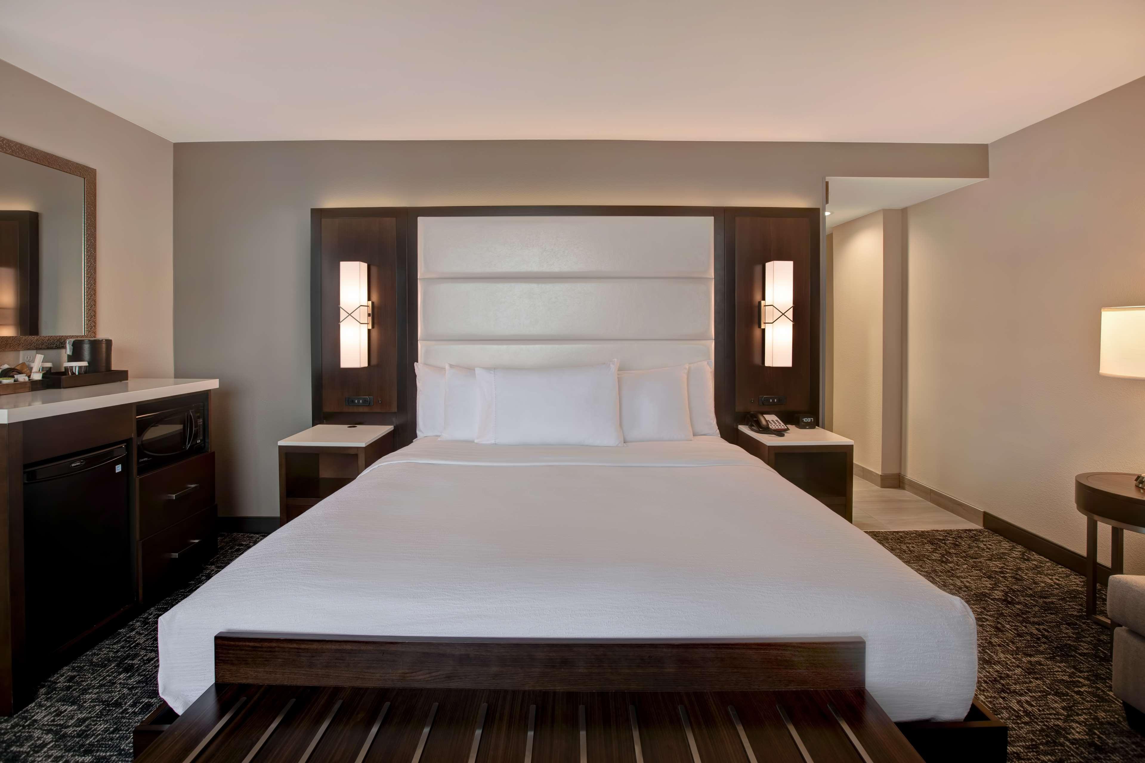 Embassy By Hilton Northwest Hotel Oklahoma City